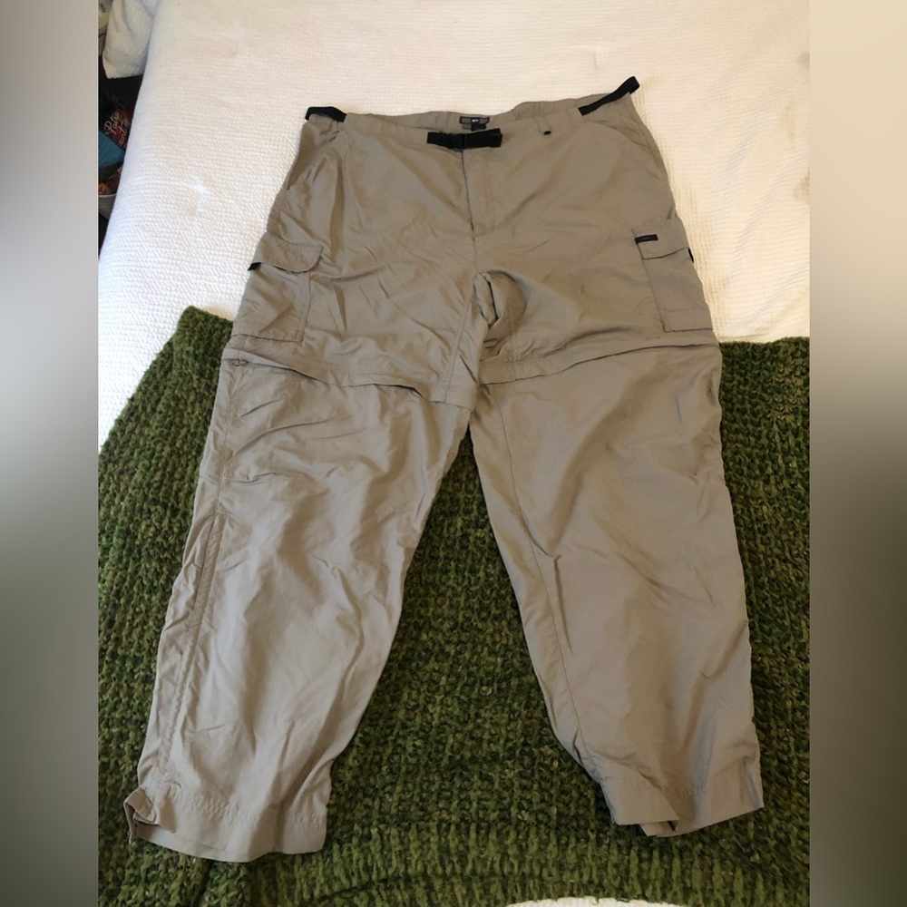 Women’s REI hiking pants - zip off to shorts - 22W - UPF 50+